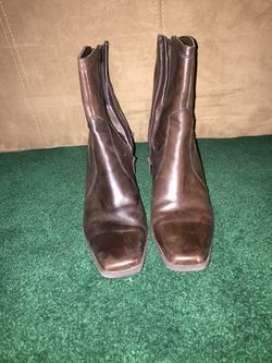 Women’s Leather boots. Size 9
