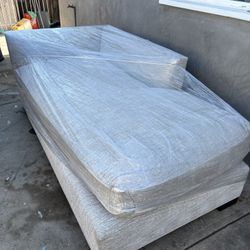 Sofa (White One Piece Sectional) 