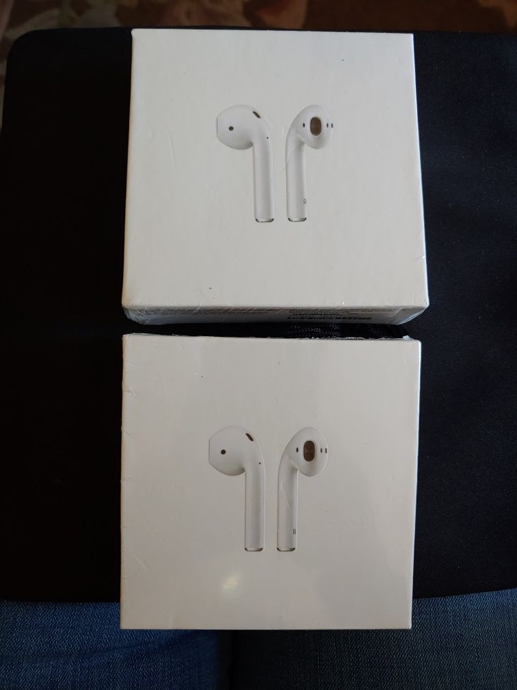 (2) Apple AirPods