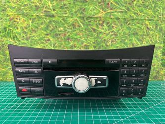 10-13 Mercedes W212 E350 Command Head Unit CD Changer Radio OEM