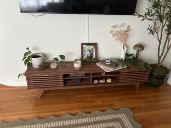 Walnut TV Entertainment Stand/Console