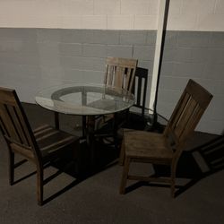 Dinning Room Table And Chairs 