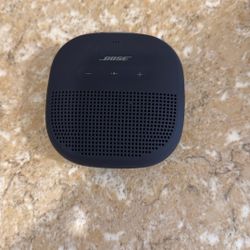 Bose Small Speaker With Strap