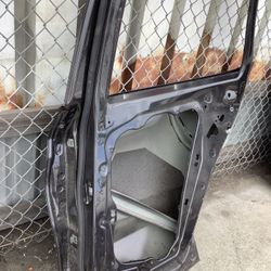 2020 2022 Ford Explorer Front Passenger Door Shell OEM