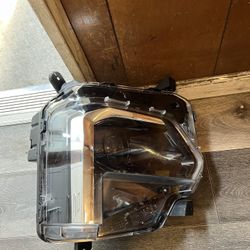 chevy traverse right headlight LED 2022 2023 2024