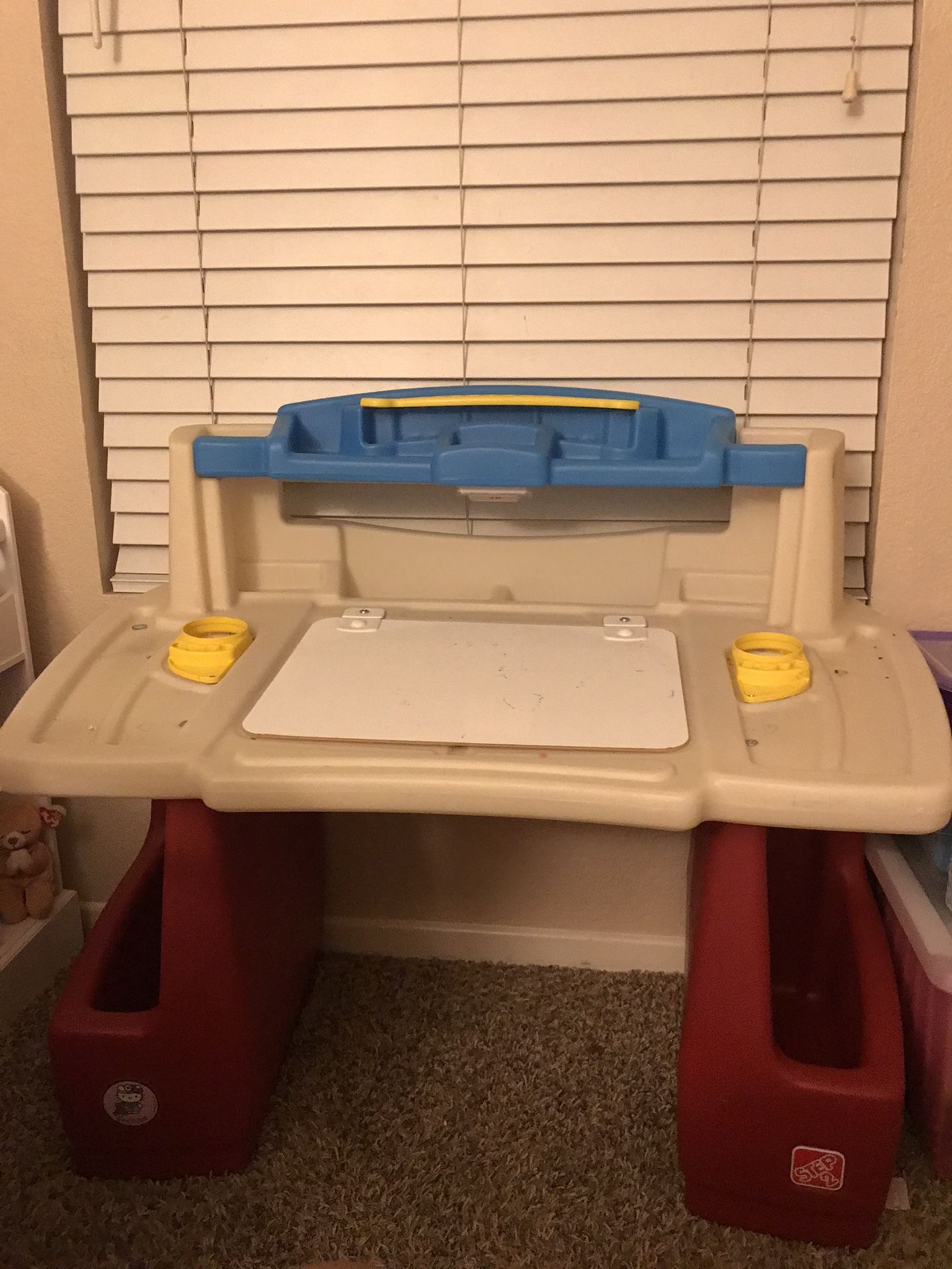 Kids step 2 deluxe art desk with storage and chair