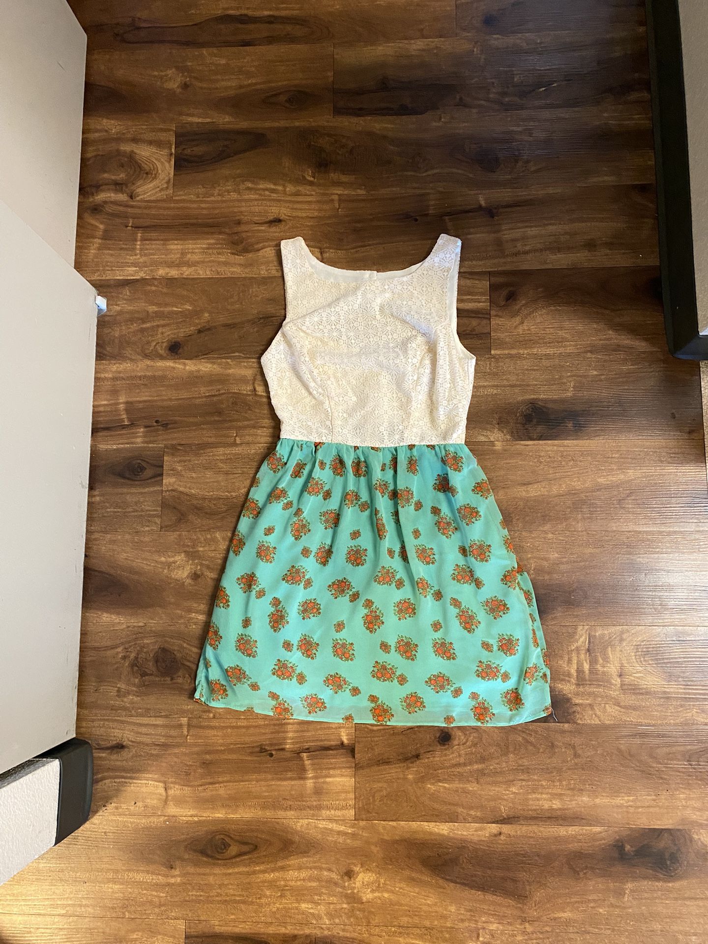 Brand New Woman’s City Triangle brand White and Green Lace Dress Up for Sale