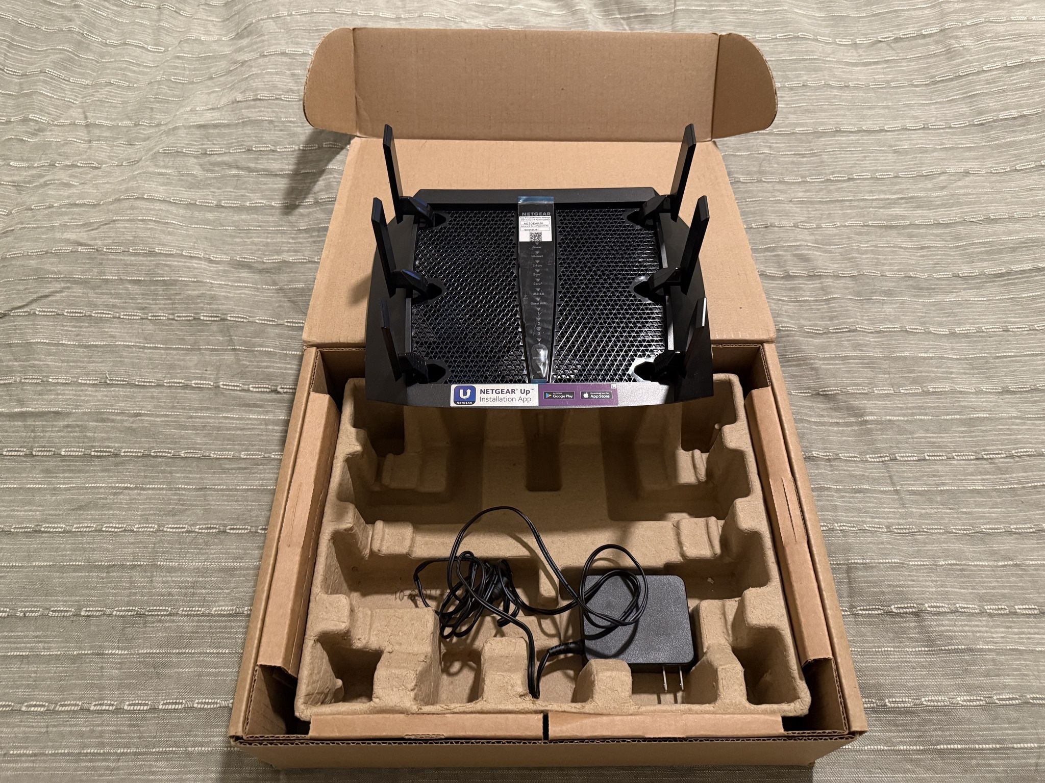NETGEAR Nighthawk X6S AC3000 Tri-Band Wi-Fi Router