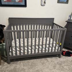 Harper Dove grey 4 In 1 Crib and Mattress