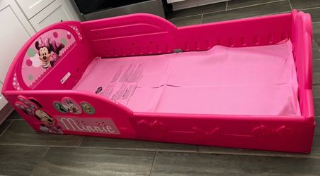 Minnie Mouse bed