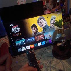 Vizio Smart TV 67 Inch 