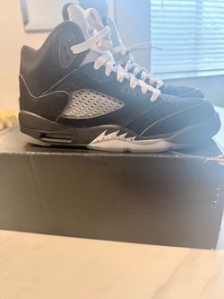 Air Jordan 5 Retro Black Sneakers