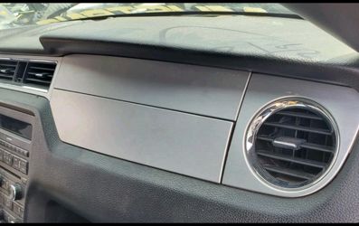 Mustang dash cover