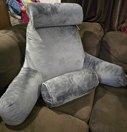 Lounge Reading Pillow