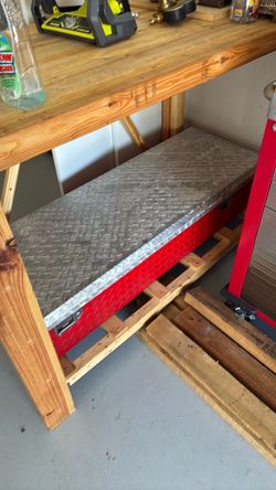 Diamond plate, aluminum truck box