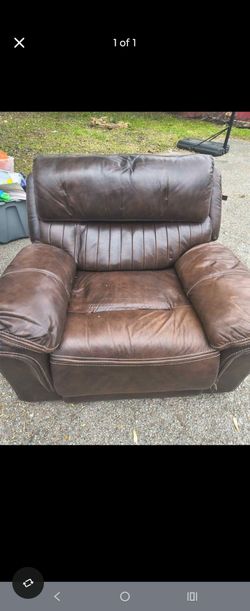 Used leather chair very comfortable