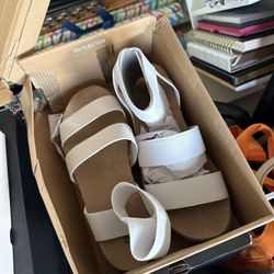 CUSHIONAIRE Indego Flat Slip On Womens Sandals