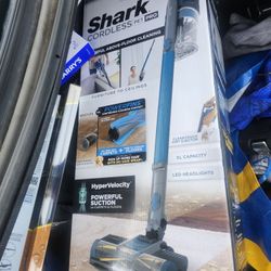 SHARK PET PRO SELF CLEANING VACUUM