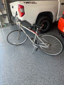 Gaint cypress st bike