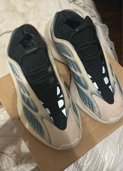Adidas 700 V3s Kyanite