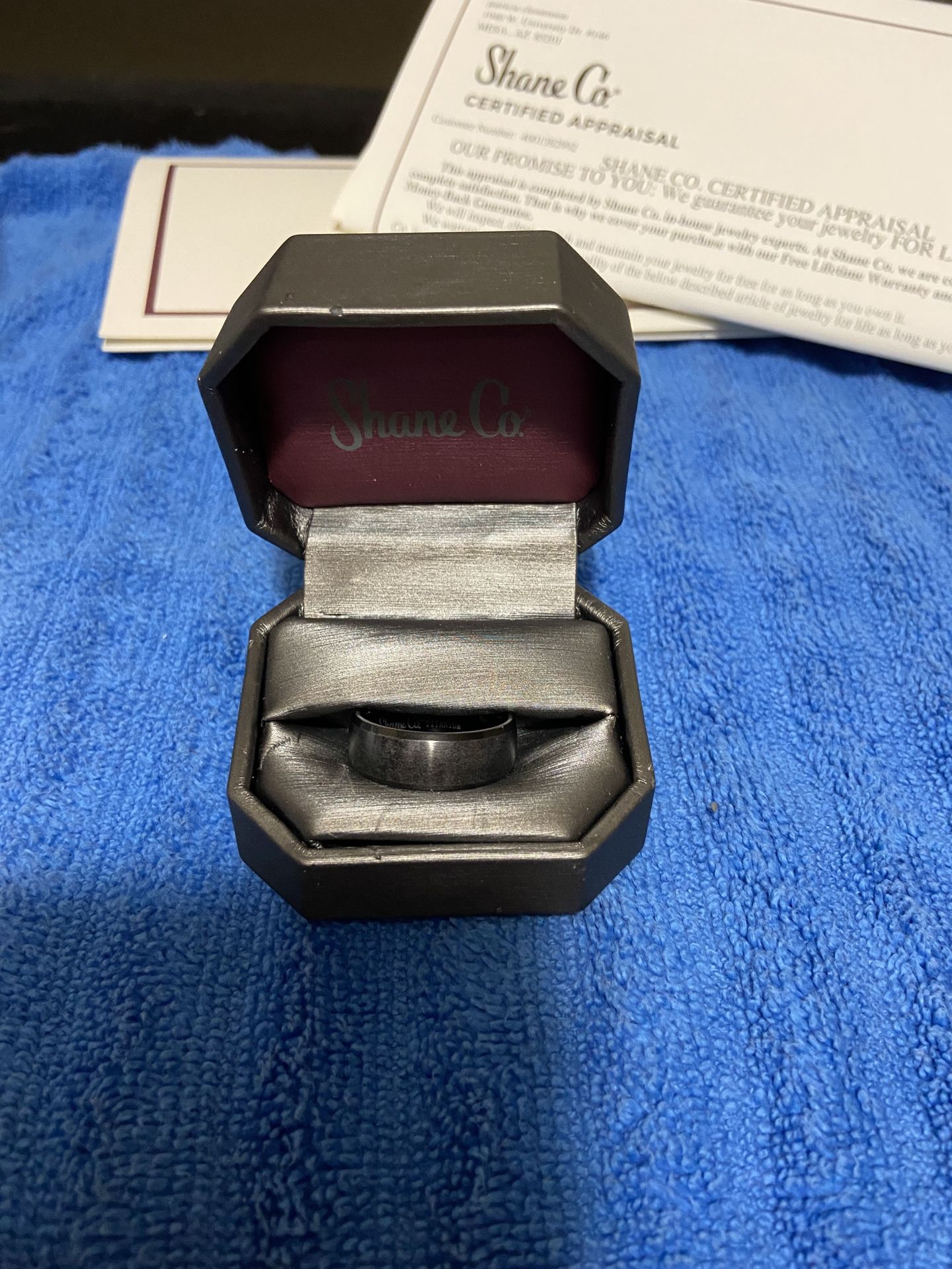Shane Co. WEDDING BAND 8MM IN TITANIUM