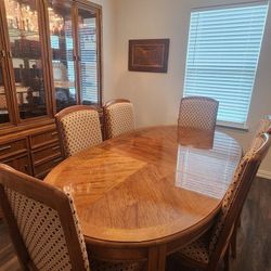 Thomasville Oak 6 Seat Diningroom Set w/ Lrg. China Glass Cabinet-Hutch