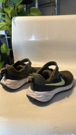 Nike Running Shoes Kids Size 12C    Green, Lime Green