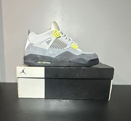 Size 12 - Jordan 4 Retro SE Neon 95