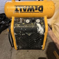 Compresor DEWALT 