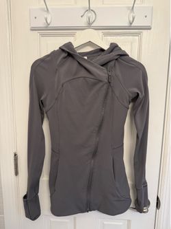 Lululemon yoga shirt