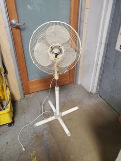 Standing Oscillating House Fan