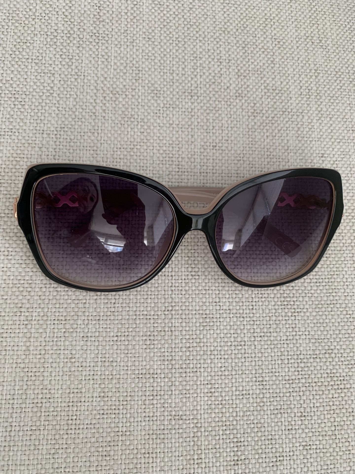Used women’s sunglasses 