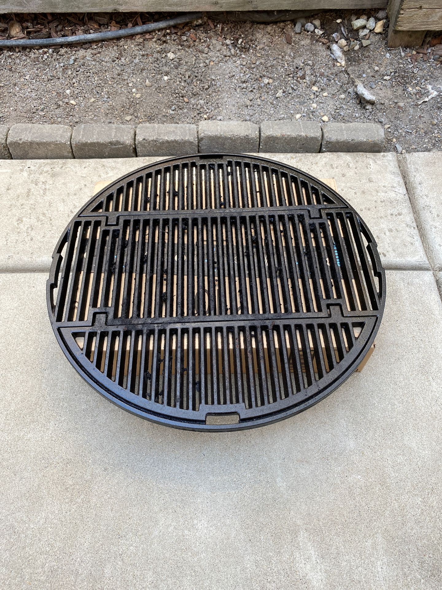 Cast iron grate for er kettle 22 inch for Sale in Sacramento, CA