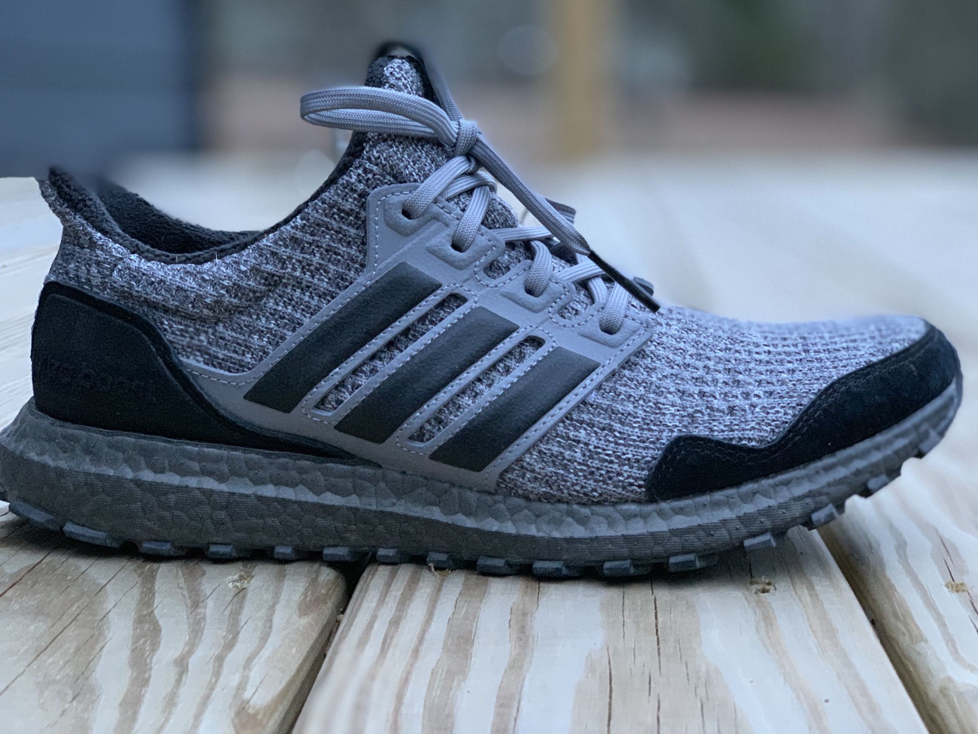 Adidas Boost 4.0 ,x Game of Thrones “Stark”