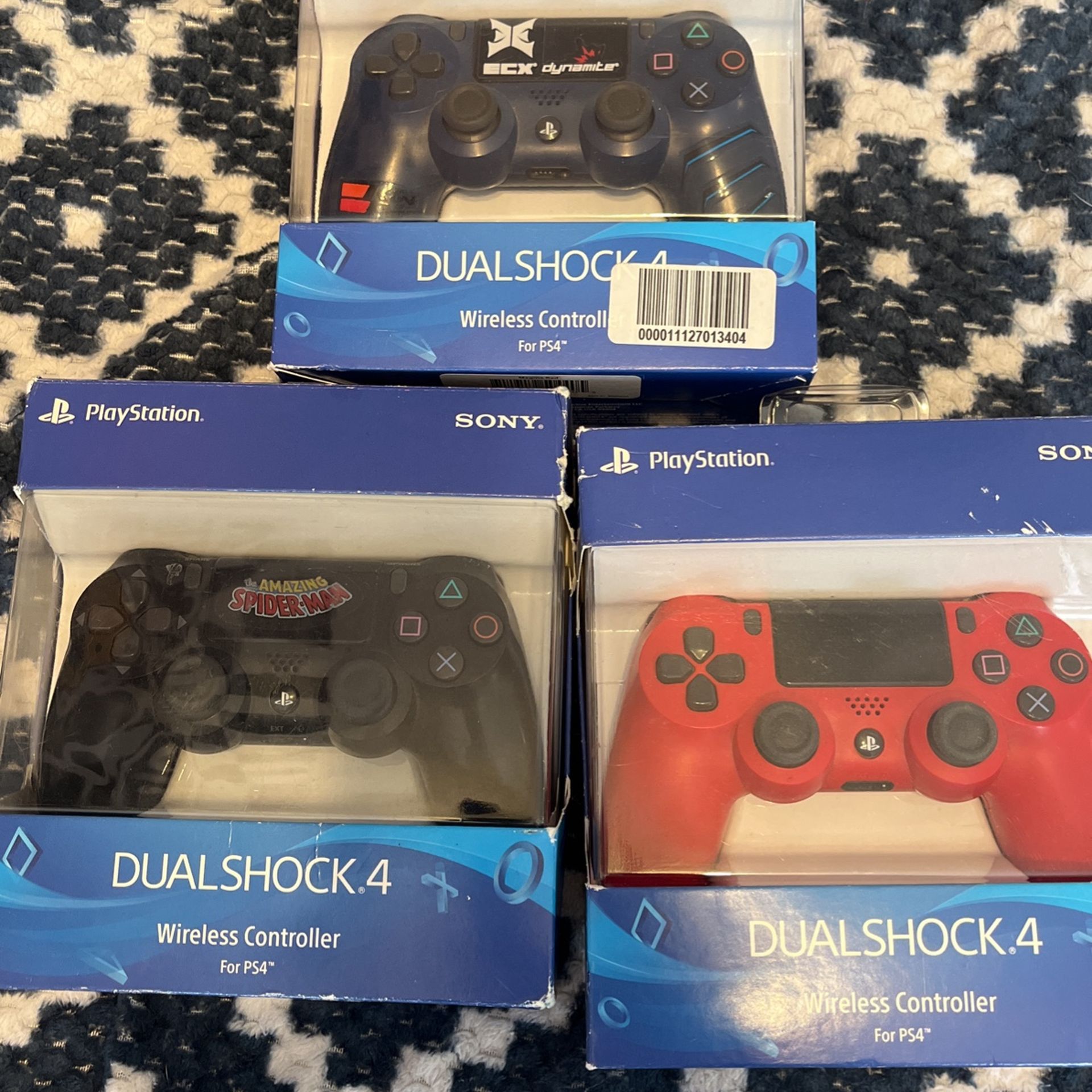 PlayStation 4 Controllers 
