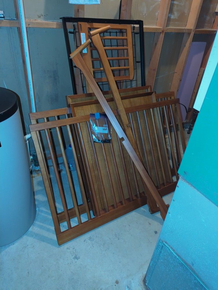 West Elm Mid Century Crib With Convertible Toddler Rail
