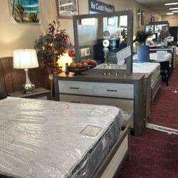 Queen Size Bedroom Set