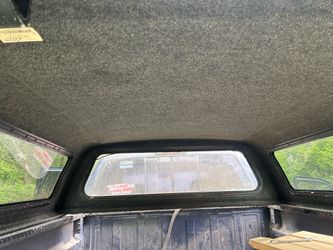 LEER FIBERGLASS TRUCK CAP