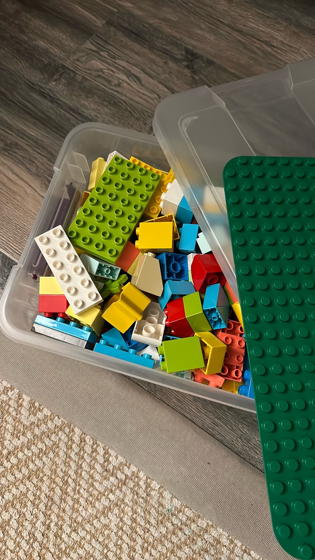 200+ Lego Duplo Set With Box & Lid And Baseplate