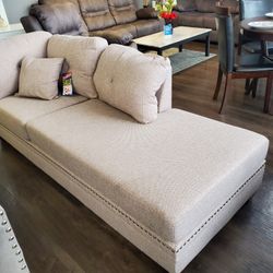 Chaise Lounge