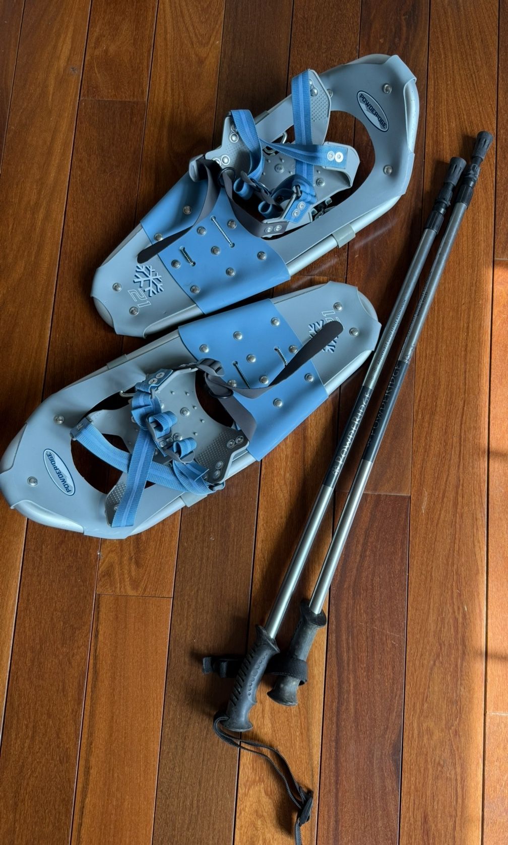 Snow shoes - Powderidge 21" inch snow shoes with Poles