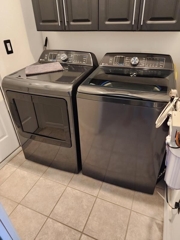 One Year  Old Washer And Dryer 