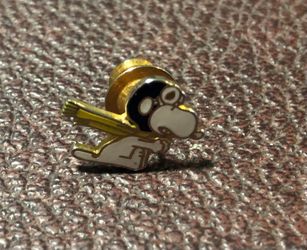 Vintage Snoopy Lapel Pin