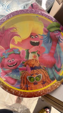 Trolls party