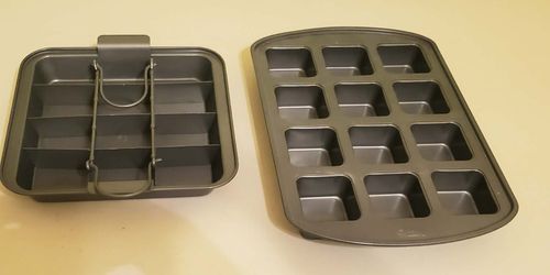 2 brownie pans