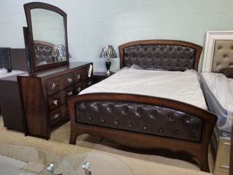 Queen bedroom set
