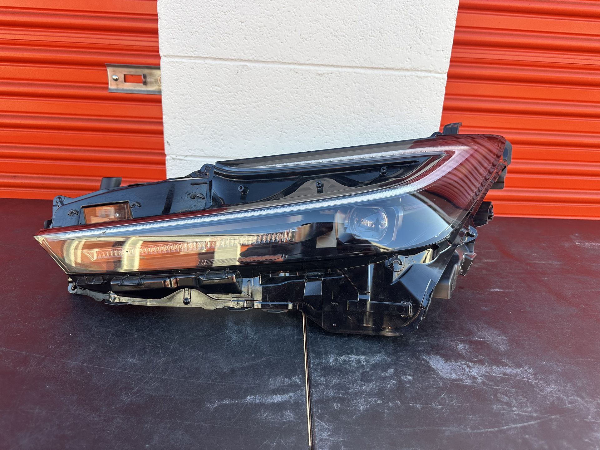 2023 - 2024 - 2025 TOYOTA PRIUS PRIME LEFT FULL LED HEADLIGHT OEM