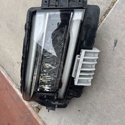 2022 Nissan Frontier plus LED Right Headlight