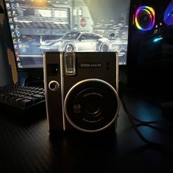 New Instax 40 Polaroid Camera