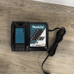 Makita Charger 